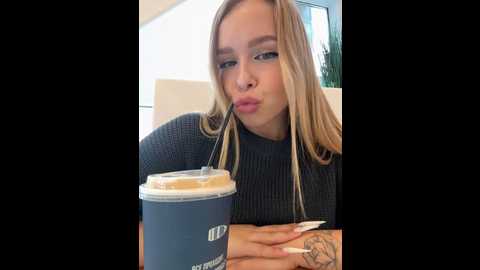 mur_girl @ stripchat on 20241028