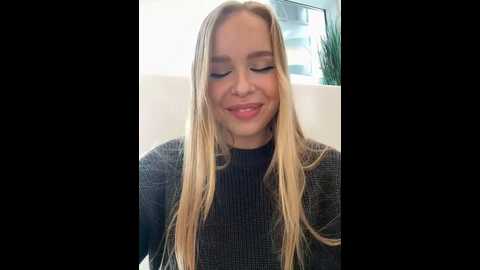 mur_girl @ stripchat on 20241028
