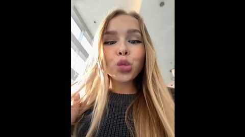 mur_girl @ stripchat on 20241028