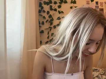 sweetie_blondie @ stripchat on 20241028
