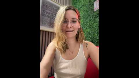 the_snowwhitee @ stripchat on 20241029