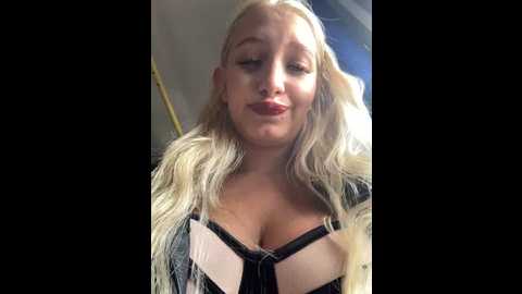 milkyy_wway @ stripchat on 20241031