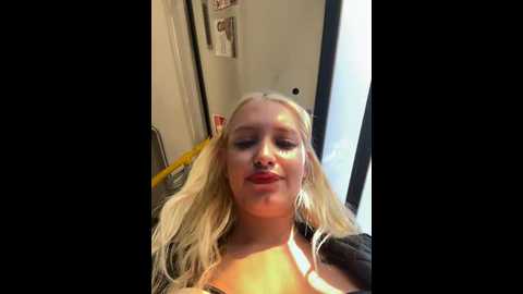 milkyy_wway @ stripchat on 20241031