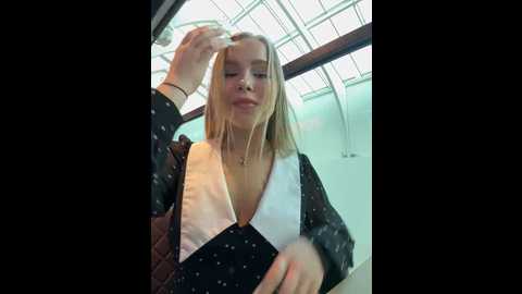 mur_girl @ stripchat on 20241031