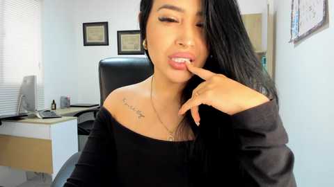sara_fun @ stripchat on 20241031