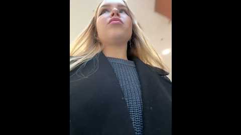 mur_girl @ stripchat on 20241101