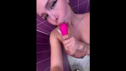 mur_girl @ stripchat on 20241102