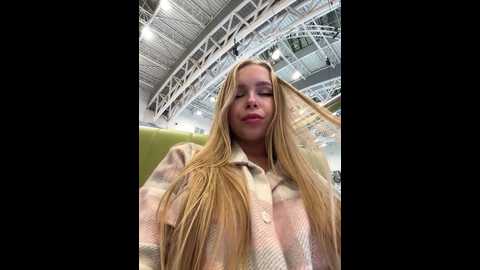 mur_girl @ stripchat on 20241102