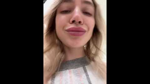 miss_elfie @ stripchat on 20241103