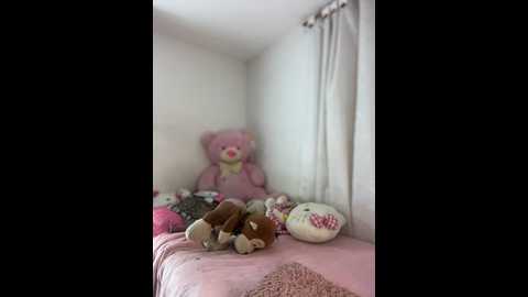 emmily_19 @ stripchat on 20241105