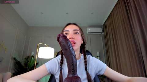 kriss_babe @ stripchat on 20241105