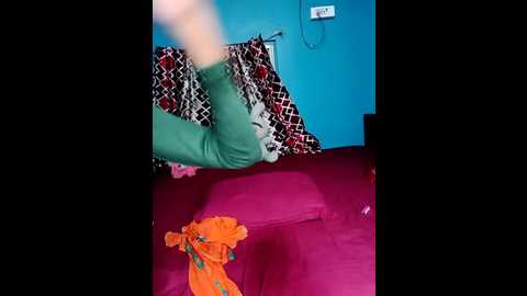 triha_18 @ stripchat on 20241105