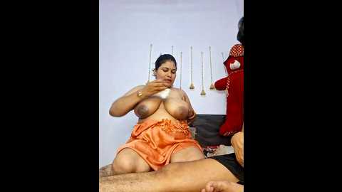 mom_sun_couple @ stripchat on 20241106