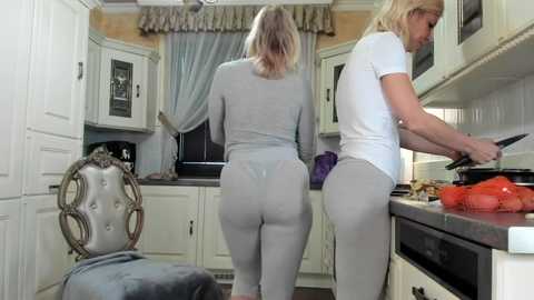 tunderose1 @ stripchat on 20241106