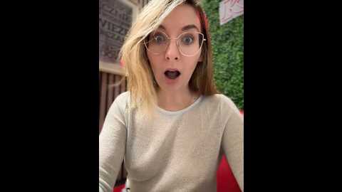 the_snowwhitee @ stripchat on 20241107