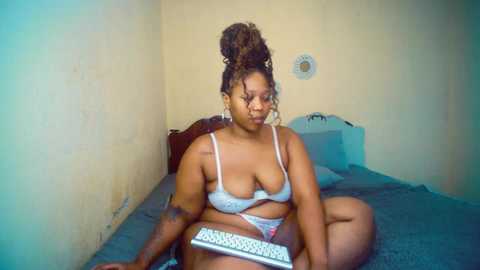 goldenpussyxoxo @ stripchat on 20241108