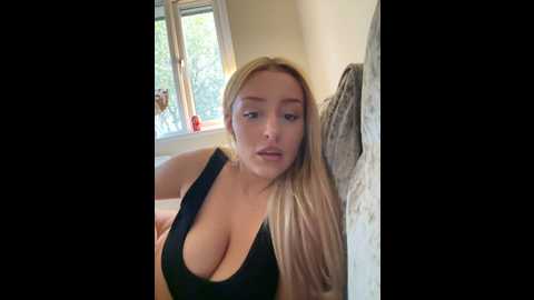uklillie @ stripchat on 20241108