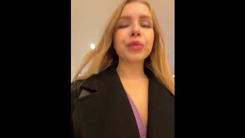 mur_girl @ stripchat on 20241112