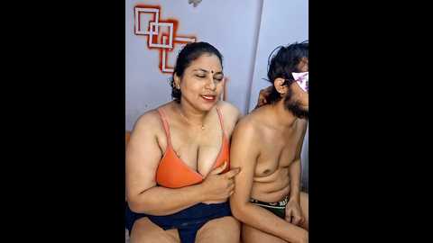 mom_sun_couple @ stripchat on 20241113