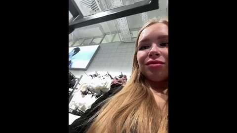 mur_girl @ stripchat on 20241115