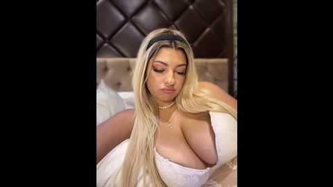 yaramoon_ @ stripchat on 20241115