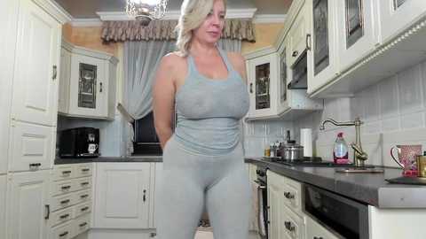 tunderose1 @ stripchat on 20241116