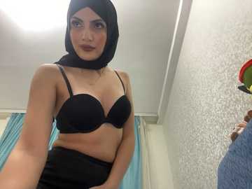 gumusguray @ stripchat on 20241119