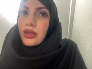 gumusguray @ stripchat on 20241119