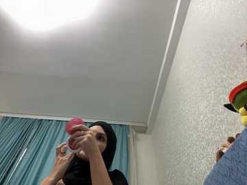 gumusguray @ stripchat on 20241119