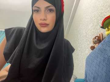 gumusguray @ stripchat on 20241120