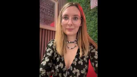 the_snowwhitee @ stripchat on 20241120