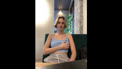 feral_berry_8133 @ stripchat on 20241122