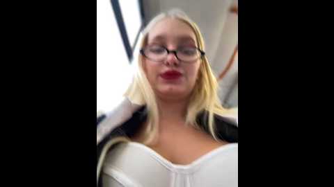 milkyy_wway @ stripchat on 20241122