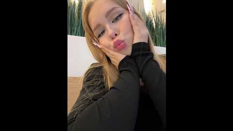 mur_girl @ stripchat on 20241125