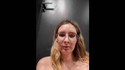 the_snowwhitee @ stripchat on 20241125