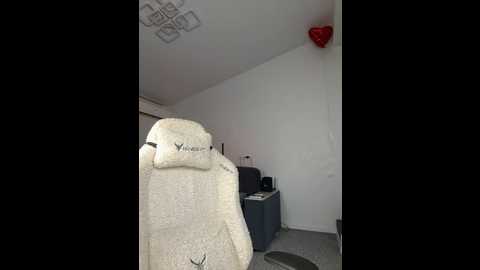 emeli_blur @ stripchat on 20241126