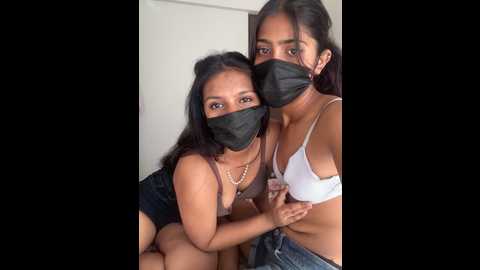 nauthyy_lesbo
