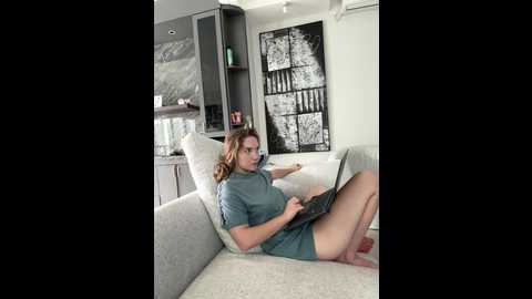 nura_n_sarah @ stripchat on 20241128