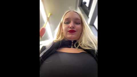 milkyy_wway @ stripchat on 20241201