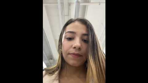 hall_16 @ stripchat on 20241203