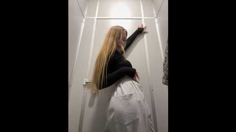 mur_girl @ stripchat on 20241203