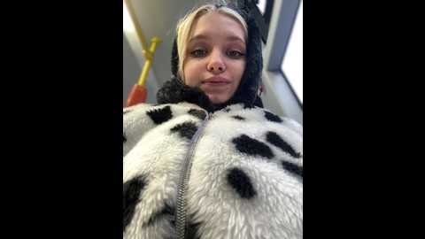 milkyy_wway @ stripchat on 20241205