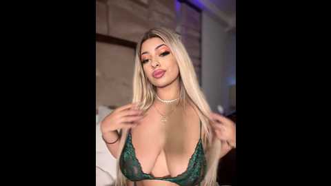 yaramoon_ @ stripchat on 20241205