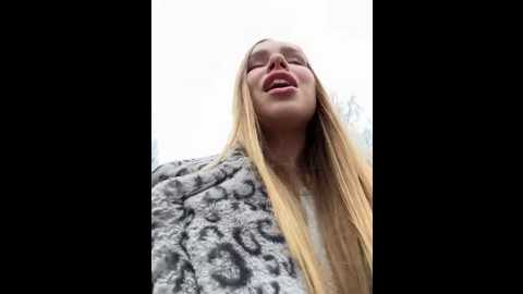 mur_girl @ stripchat on 20241208