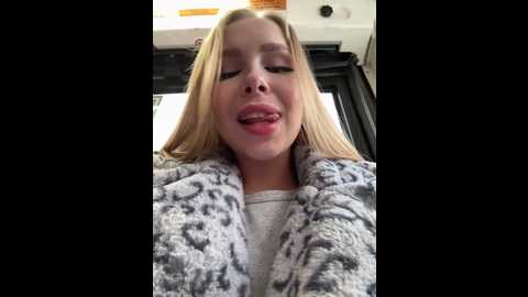 mur_girl @ stripchat on 20241208