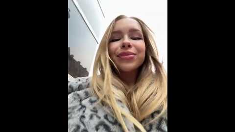 mur_girl @ stripchat on 20241208