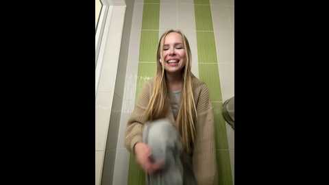mur_girl @ stripchat on 20241208
