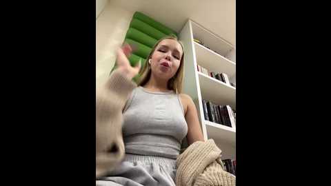 mur_girl @ stripchat on 20241208