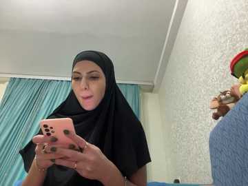 gumusguray @ stripchat on 20241210