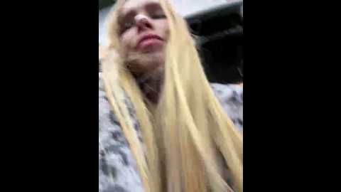 mur_girl @ stripchat on 20241211